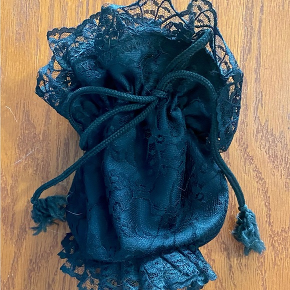 Black Lace Evening Wristlet Purse - Picture 2 of 5